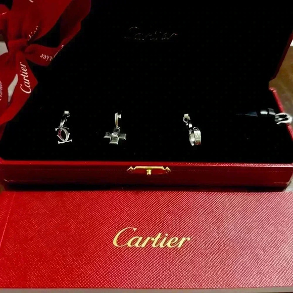 RARE CARTIER 18k WHITE GOLD BUCKLE ON CARTIER LEATHER CHARM BRACELET. 3 CHARMS - Picture 11 of 11